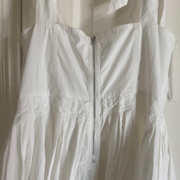 Chic White Bow-Tie Mini Dress - Picture 5 of 6